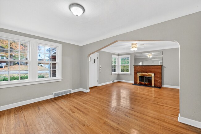 Foto del edificio - 3653 Eminence Blvd