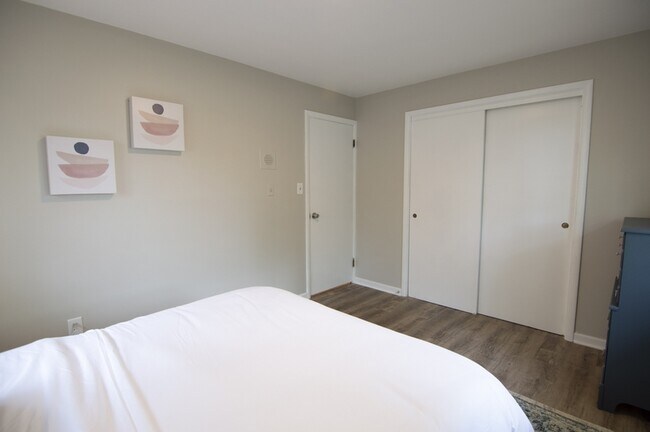 Foto del edificio - 6125 Broadview Rd