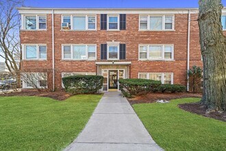 Building Photo - 432 Elmwood Ave