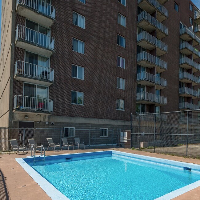 Building Photo - Southpoint