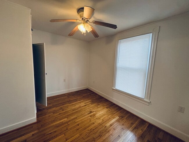 Building Photo - Nice Country Home