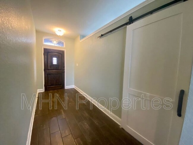 Building Photo - 5907 Carriage Cape