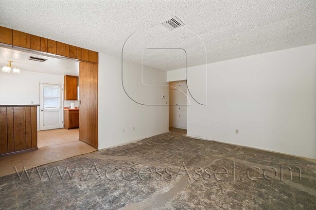 Building Photo - Comfy 2 Bed/1 Bath Home in Victorville!