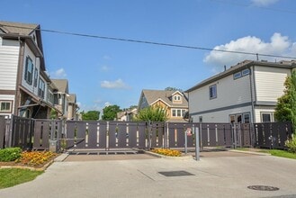 Building Photo - 1110 Oakwood Pass Ct