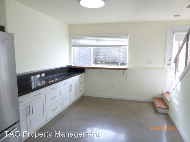 Building Photo - 3 br, 2.5 bath House - 1543 18th Ave S