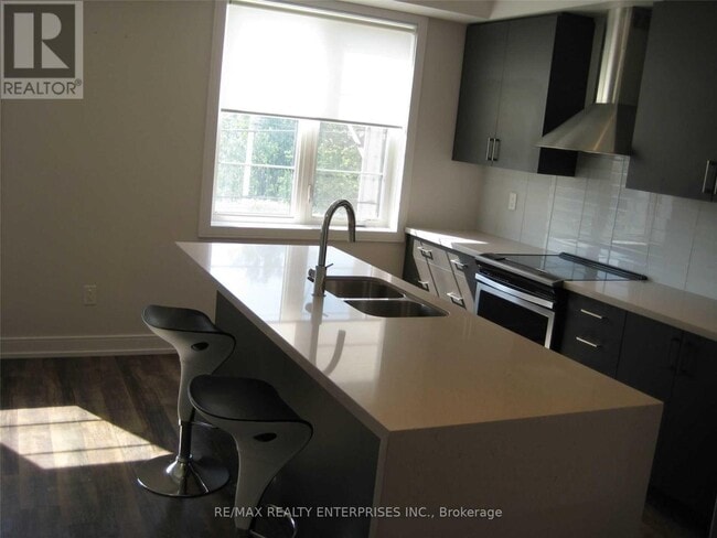 Building Photo - 566 Rapids Ln