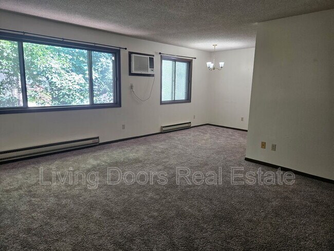 Building Photo - 210 N Phillips Ave