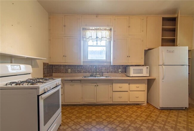 Foto del edificio - 2 Bedroom House in Brownwood ~ 1.4 Miles to Howard Payne University
