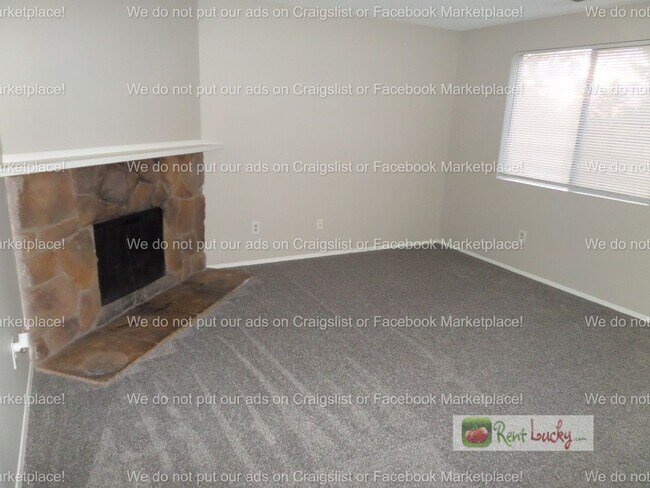 Foto del edificio - Freshly Updated 3-Bedroom Duplex w/Attached Garage in Great Federal Way Location!!