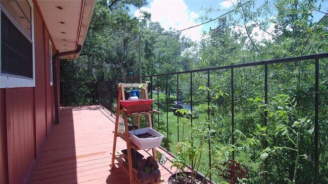 Foto del edificio - 1328 Livingston Rd