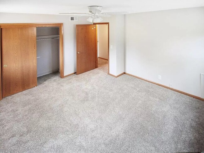 Foto del edificio - 2657 Magnolia Ln N
