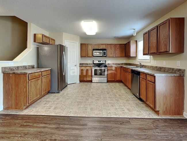 Building Photo - 1308 Silver Dr