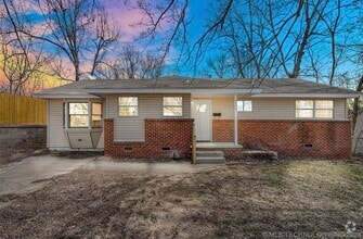 Building Photo - 233 N 44th W Ave