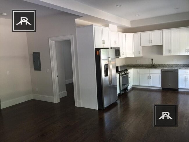 Photo - 4 bedroom in Newton MA 02467 Apartment