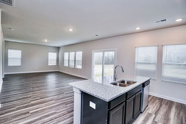 Foto del edificio - 814 Winding Springs Rd