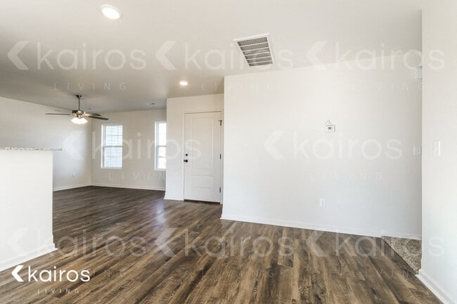 Photo - 803 Granite Cir SW House