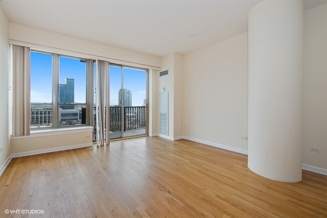 Building Photo - 1717 S Prairie Ave