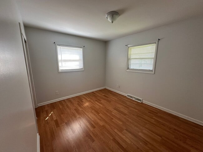 Building Photo - 138-138 S Berkley St