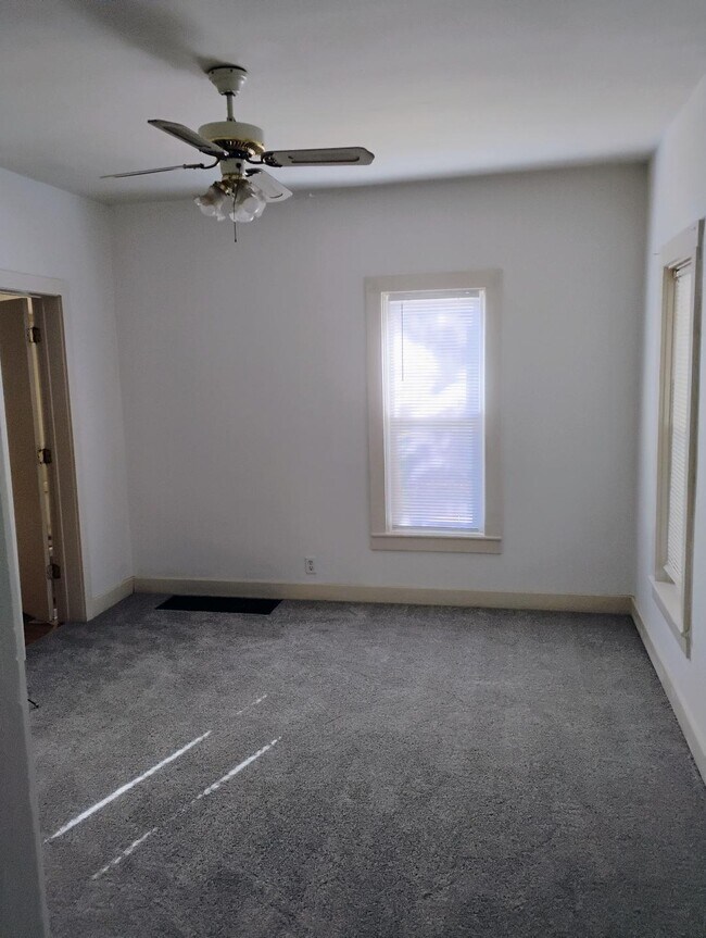 Foto del edificio - 128 N Cross St