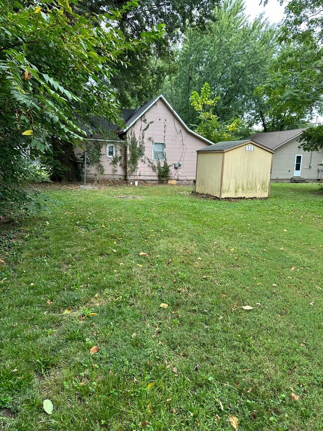 Building Photo - **NEW RENTAL LISTING** 2 BEDROOM, 1 BATH, ...