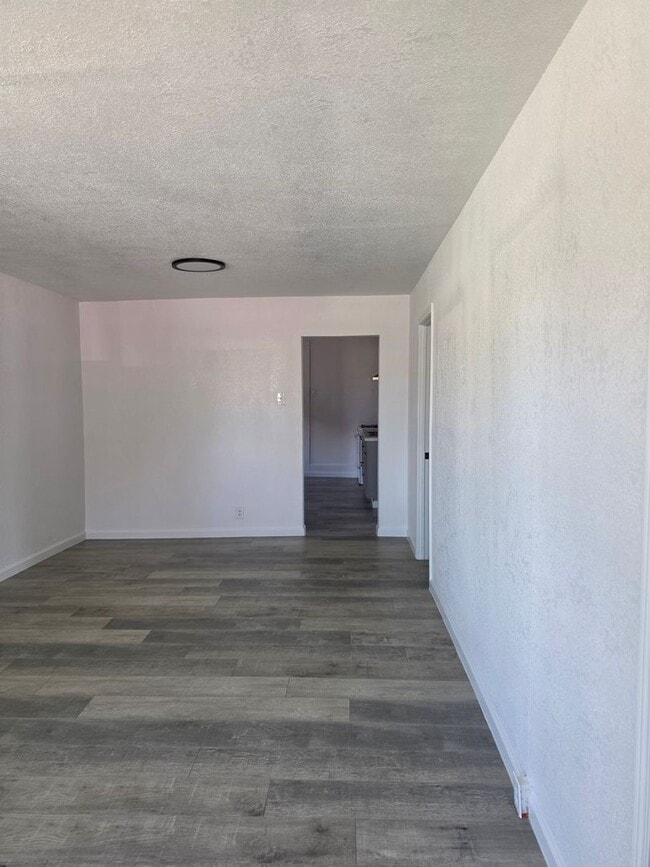 Building Photo - 1178 E Park Way
