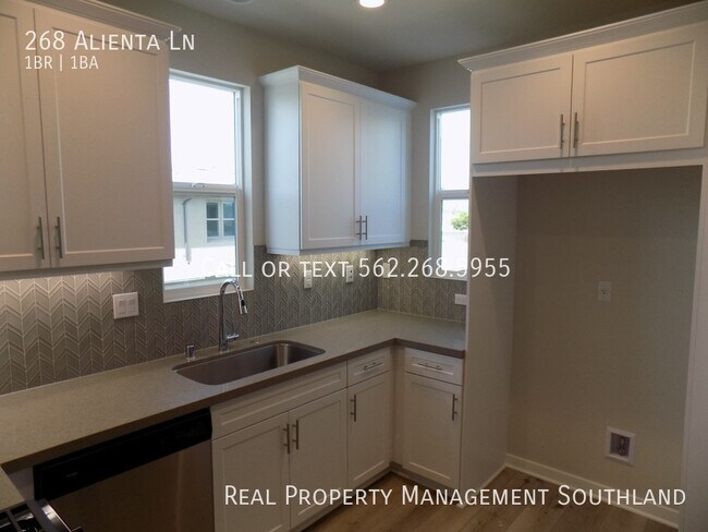 Foto del edificio - Beautiful 1 Bedroom 1 Bath Condo in Ranch ...
