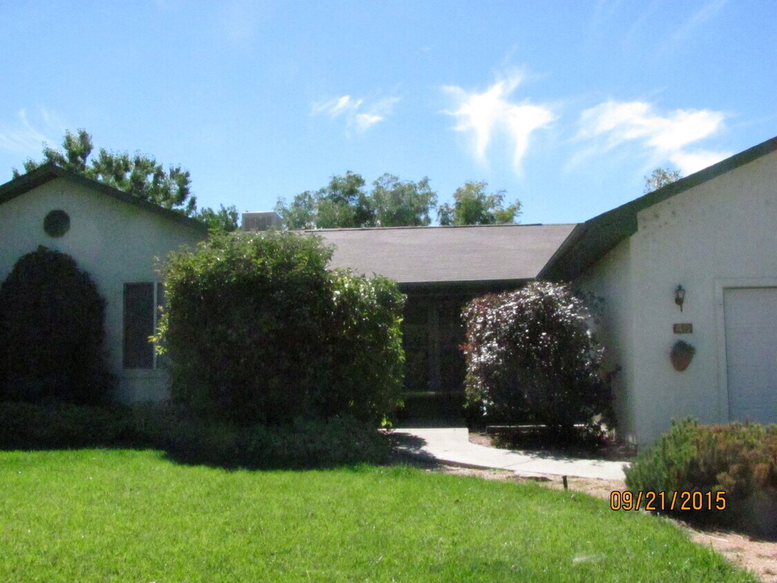Primary Photo - SINGLE FAMILY HOME !