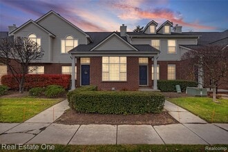 Building Photo - 23102 Alexa Dr