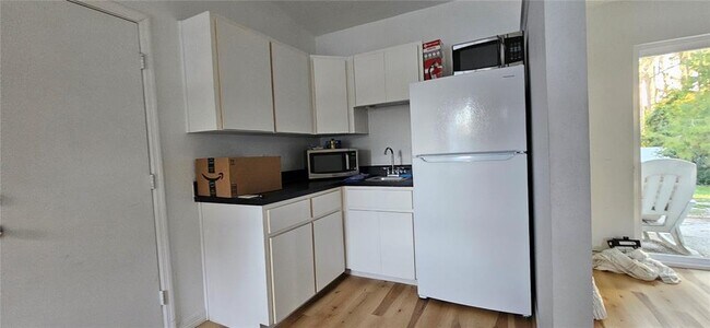 Building Photo - 15012 Colley Dr