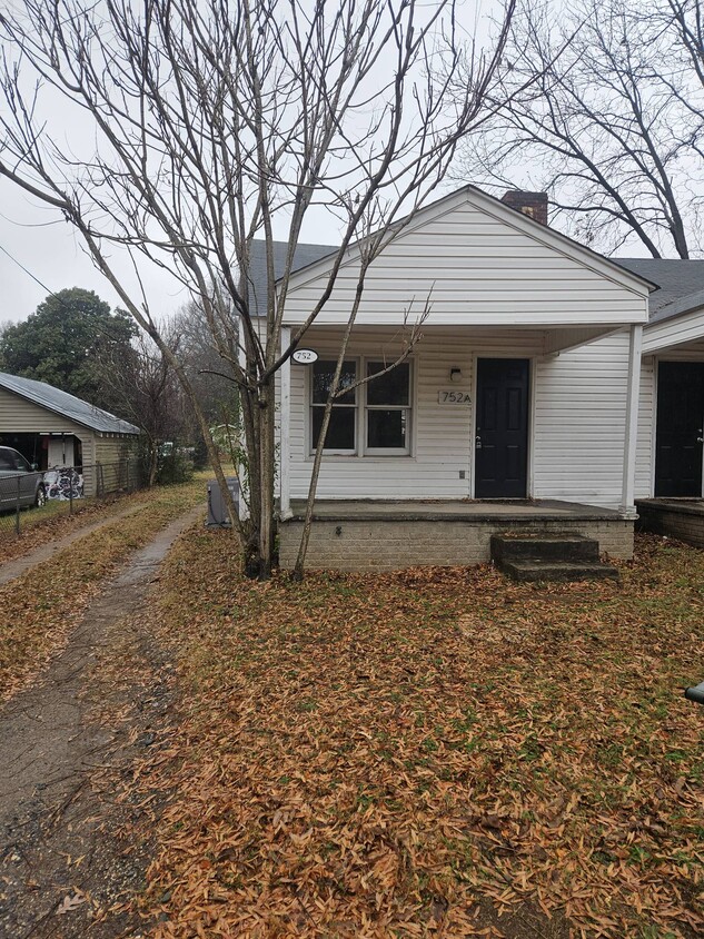 Primary Photo - 752 Chalice St SW