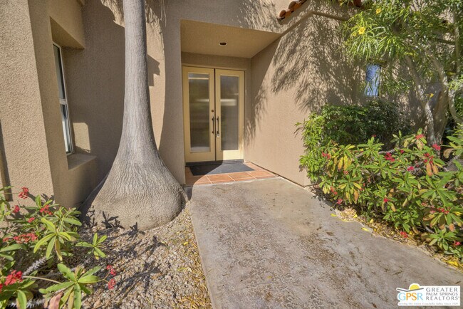 Foto del edificio - 164 Lakeshore Dr