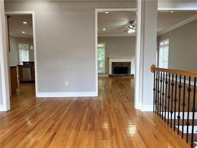 Foto del edificio - 889 Lenox Ct NE