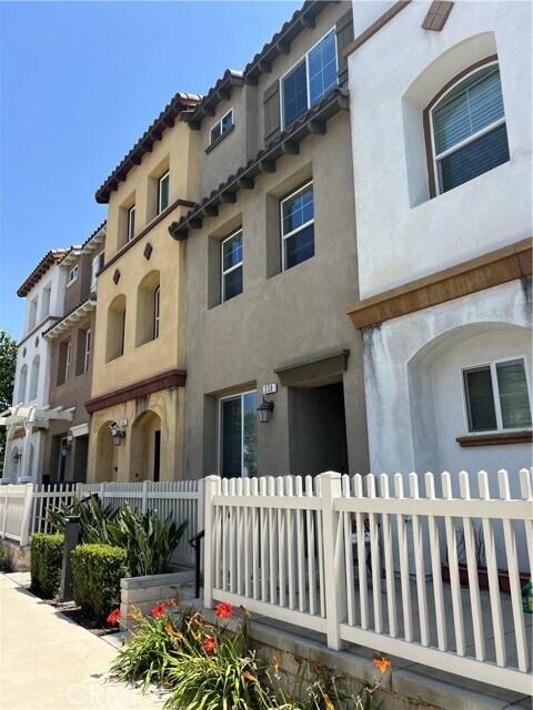Foto principal - 338 N Fenimore Ave