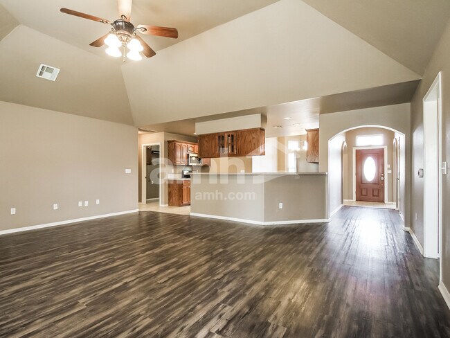 Foto del edificio - 19422 E 48th St S