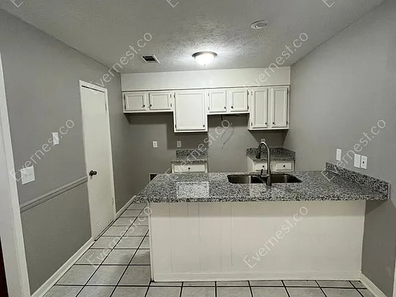 Foto del edificio - 1443 Cherrie Ave