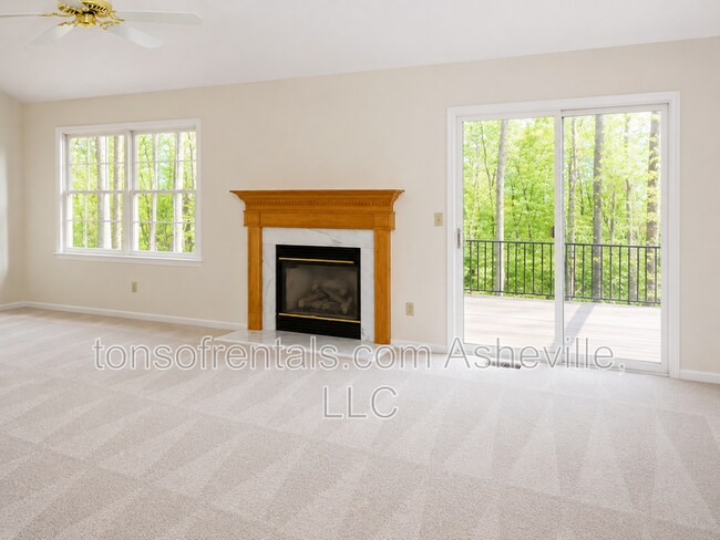 Building Photo - 107 Jenny Lind Dr