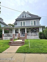 Building Photo - 406 4th Ave