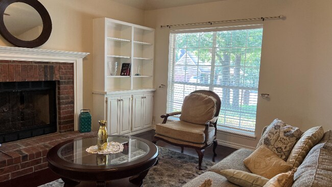 Building Photo - 3718 Silver Oak Ct