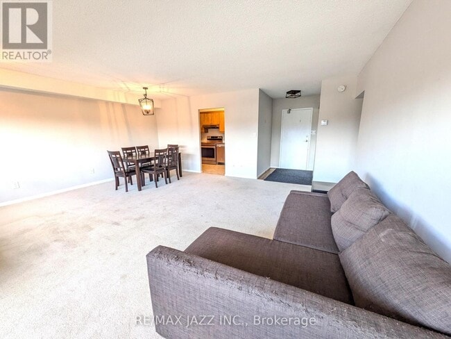 Building Photo - 55 William St E