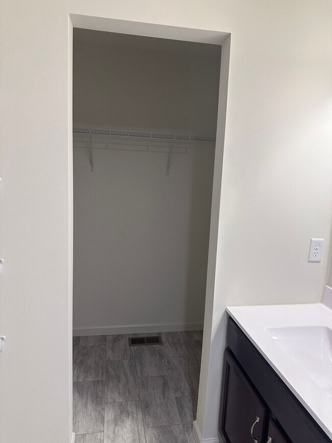 Foto del edificio - 110 Hawley Ct