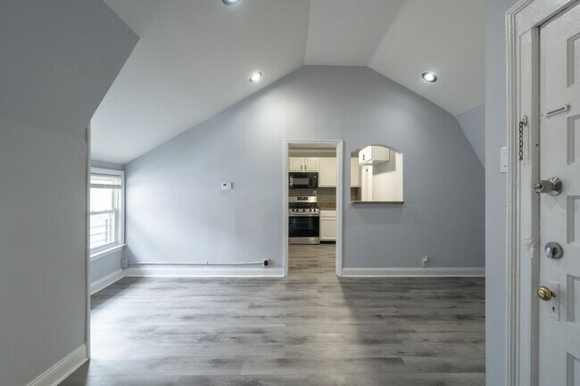 Foto del edificio - 105 Shepard Ave