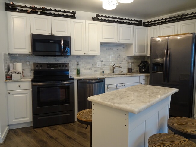 Building Photo - 211 E Ohio St