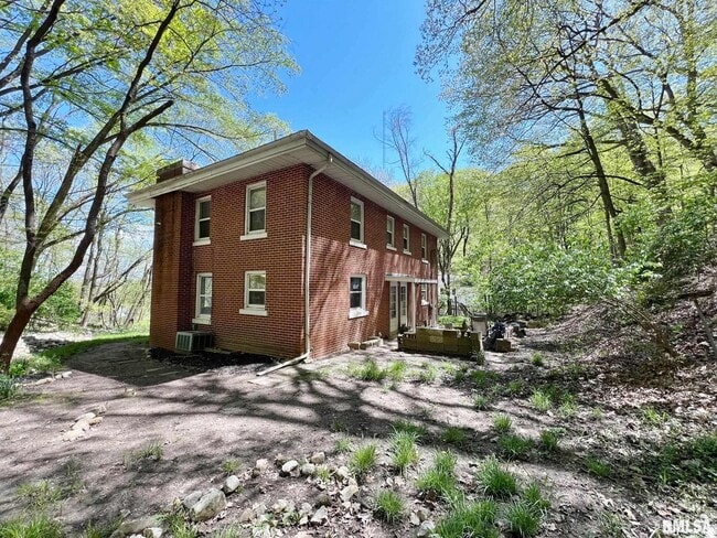 Building Photo - 1501 E Terrace View Ln