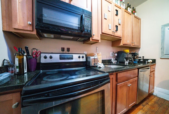 Building Photo - 52 Fenway