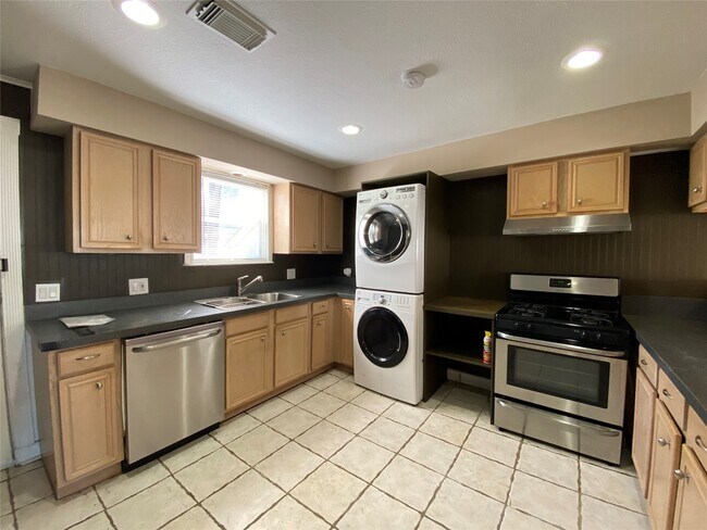 Foto del edificio - 1114 E 27th St