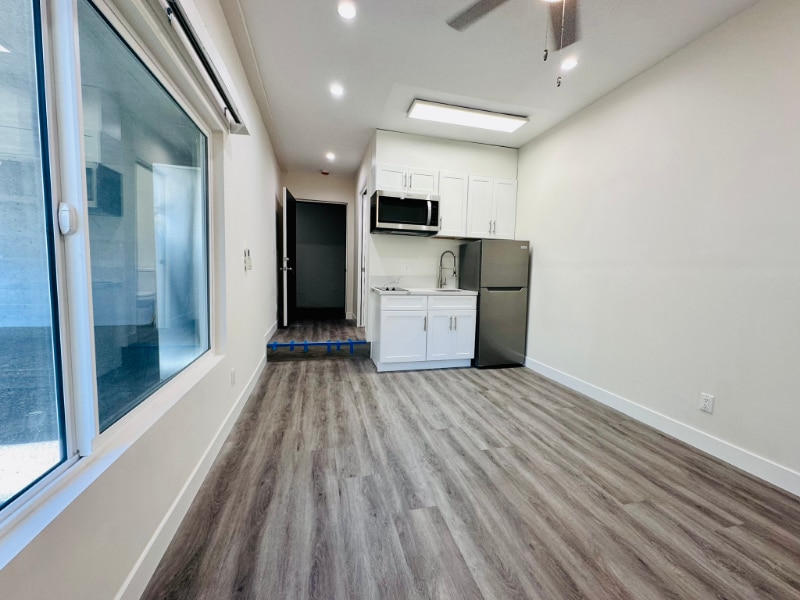 Foto principal - 1847 Winona Blvd