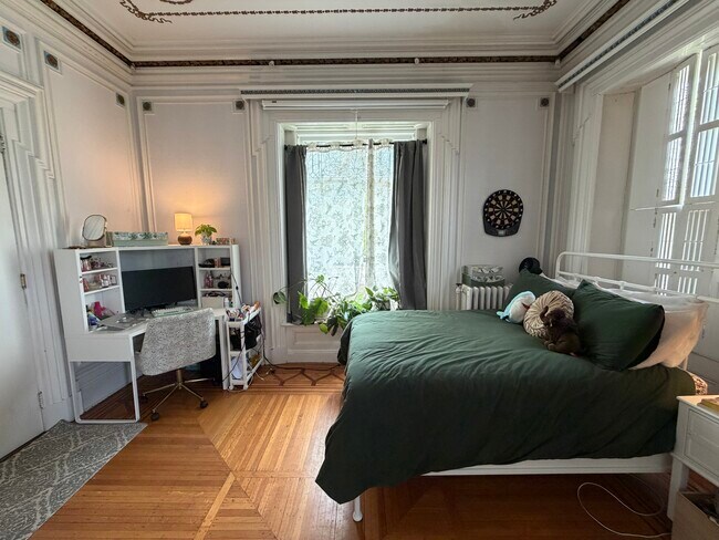 Apartamento de 4 habitaciones - 208 N Division St