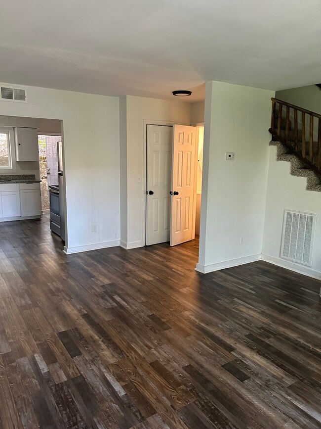 Photo - 709 Summit Ave Townhome