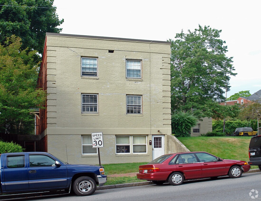 Building Photo - 40 High St