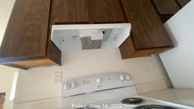Foto del edificio - 2 Bed/1.5 Bath Updated Condo Near SMART/Hw...